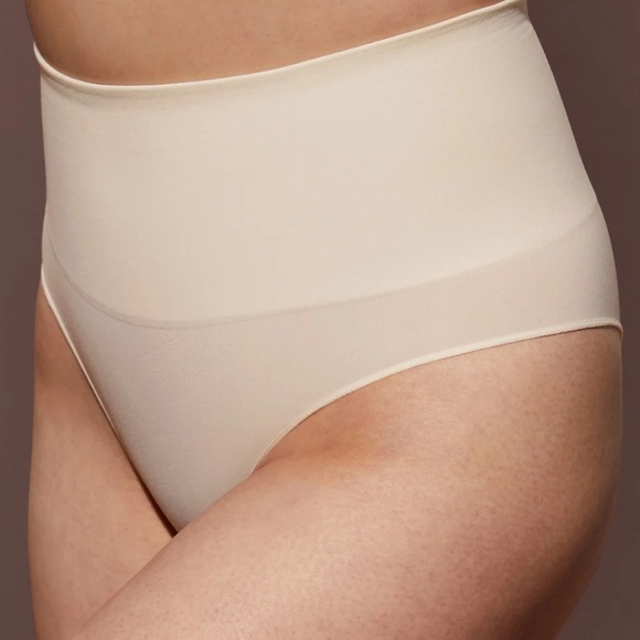 Nearly Naked Shaping High Waist Brief; Size M/L - Picture 5 of 9